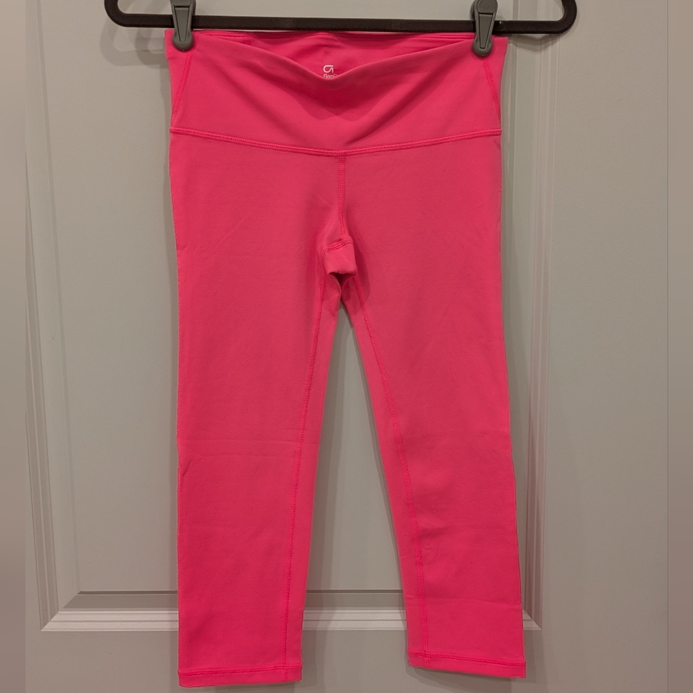 GapFit Neon Pink Capri Leggings